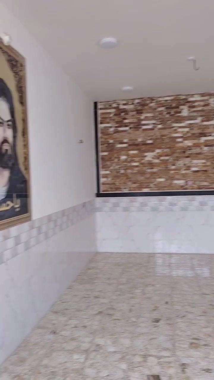 بيت للبيع ٢٠٠متر طابو صرف بناء طابوك ٢٠٢٣مبني يحتوي على ٢غرفه نوم وصاله وحمام داخلي ومطبخ واستقبال وحديقه وصحيات وحمام خارجيات كربلاء اطوريج حي العسكري مال رجيبه تتوفر بيه كل الخدمات ماي مجاري مقرنص ارصفه مدارس بأنواعها البيت بسمي سعره ١١٠معه المجال ***********
