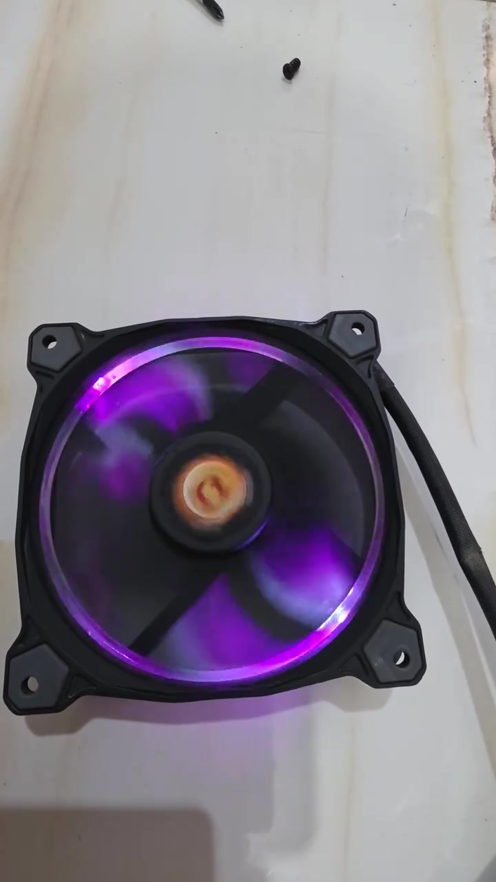 مراوح كيس • ترمالتيك RGB • دارك فلاش ARGB