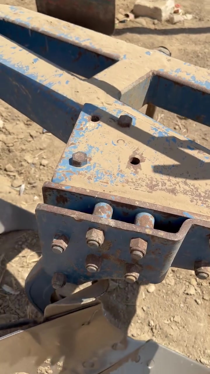 السلام عليكم
فدان رباعي ١٦ للبيع نضيف 
لاستفسار الاتصال على الرقم ***********
