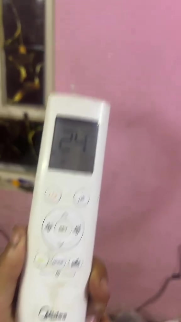 سلام عليكم 
سبلت ميديا انفيرتر 
يشتغل ع ٣ امبير 
سعره ٣٠٠ وبي مجال
مكاني كاظمية 
***********
