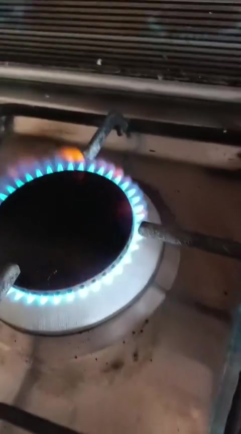 طباخ يطالي شرط الفحص مكان بصره زبير ويوجد خدمه توصيل ***********
