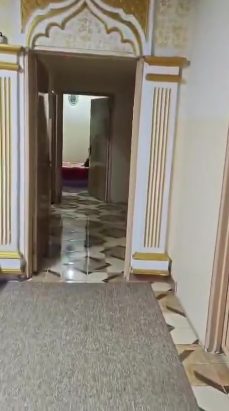 شقة للبيع حي العربي البناء الجاهز  مقابل الكمرك خلف تيم مارت
مساحة 175 سند طابو حديث من الشرعي 

طابق 3 الشقة كلها سيراميك وسقوف ثانوية 

4 غرف وصالة وصحيات ومطبخ وبالكونات 

للتواصل فقط واتساب ***********
