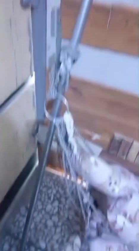 مرحبا عندي هاي الغراض كلمن وسعره الدرج حامي للطفال يحتاج،براغي2 فقط مكان بغداد مدينة الصدر

نص مكتوب في الصور:
- تشغيل الفيديو
