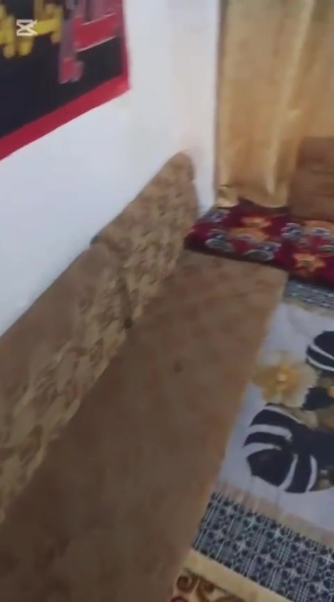 السلام عليكم عندي بيت أجار مساحه 50 متر
يحتوي ~ غرفه + صاله + مطبخ + صحيات 

موقع ~ حي السفير خلف مسلم ابن عقيل 
 

البيت نضيف والسقف جديد 

الفيديو بالخاص 

سعر أجار ~ 135 وبيه مجال البيتفارغ 

رقم ~ ‏‪***********
