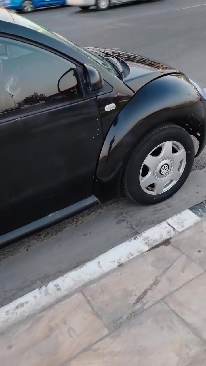 السلام عليكم
سياره فوكس واكن بيتل للبيع

الموديل 2000 مكينه 2000 سياره حلوه مكينتها نضيفه حداديه هاذي السبوع شاهدها هيه وتخم تأير تضليل جام ولايتات السياره حلوه تبريد ثلج🥶 بيها تدفئه كشنات دواخل نضيفه ما عده الچكمچه شوي تعبانه لأن ما موجوده سياره بيها تنته شغاله لايتات زنون قوي سياره حلوه ما بيها نقص من كهربائيات من مكينه وكير 

السعر 65 وبيها مجال قليل 

مكاني البصره أمن الداخلي 

رقمي للتواصل ***********
