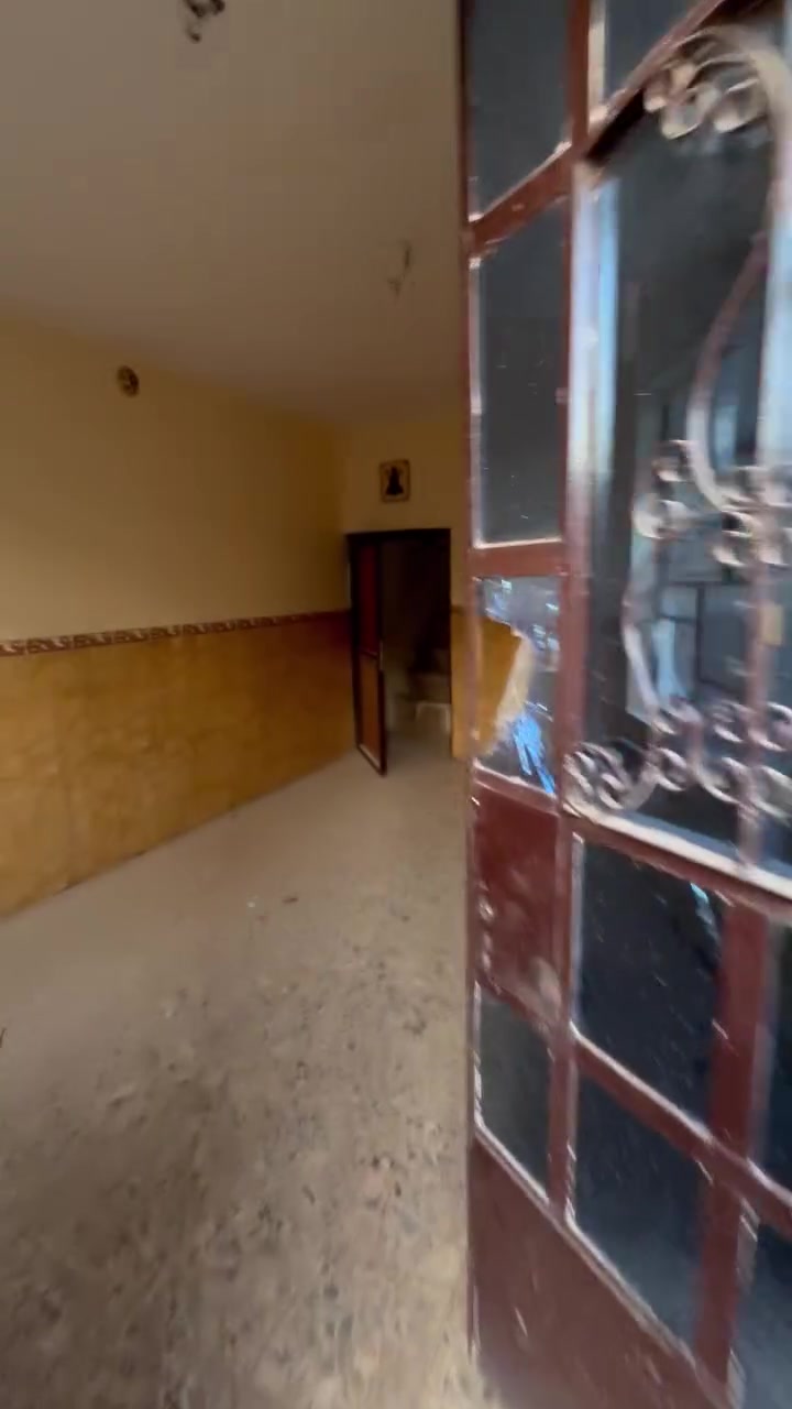 السلام عليكم بيت طابو مساحة ١٠٠ نزال ٢٠ واجهه ٥ قريب ع شارع مسافة ٣٠ متر عشارع متوفرة كافة الخدمات كهرباء مي مدارس مستوصف كله قريب للبيع السعر ٩٥ قابل للتفاوض للاتصال ***********او مراسلة الصفحه
