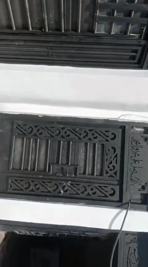 سلام عليكم عيني موجود بيت في منطقة أم طباشي  على طريق سنيه سياحي يريده يدخلي خاص على تفاصيل
