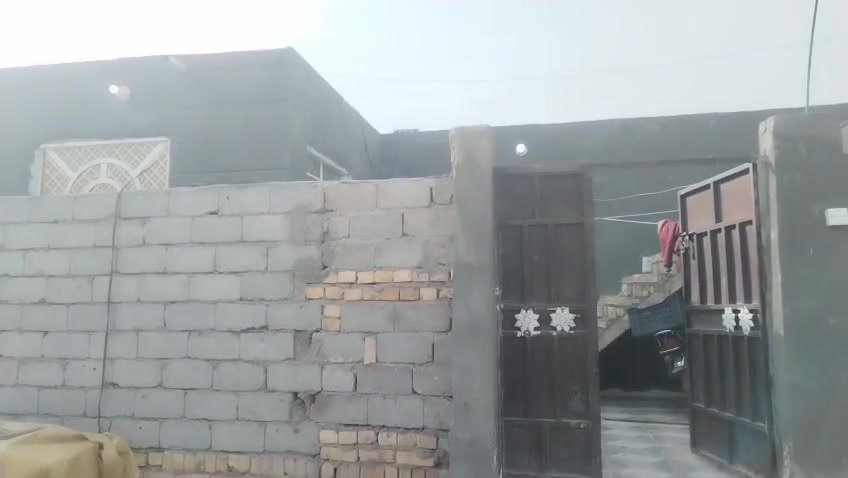 السلام عليكم دار للبيع المساحة ١١٠
سند ٢٥ بناء جديد ٢٠٢٥ 
موقع الطابو ورى  مجمع ال كهار قريب عل شارع
السعر ٣٢ مليون وبي مجال للمشتري 
***********
