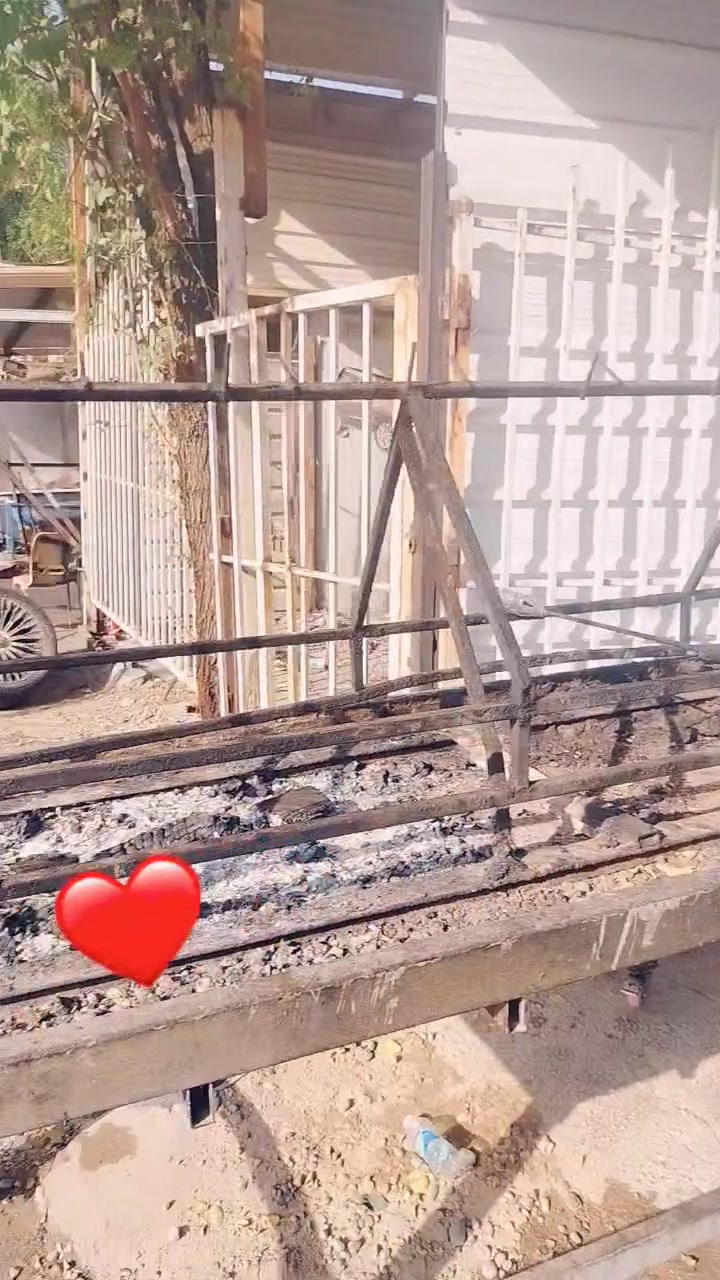السلام عليكم
للبيع علوة سمچ ودجاج، والمحل حالياً فارغ وجاهز للي يريد يشتغل بيه.

سبب البيع هو عدم توفر الوقت والمجال عندي للاستمرار بالمشروع، والعلوة مكانها مناسب وتكدرون تبدون بيها شغل من جديد حسب رغبتكم.

البيع للجادين فقط، واللي مهتم يتواصل وياي حتى أعطيه التفاصيل كاملة.

***********
