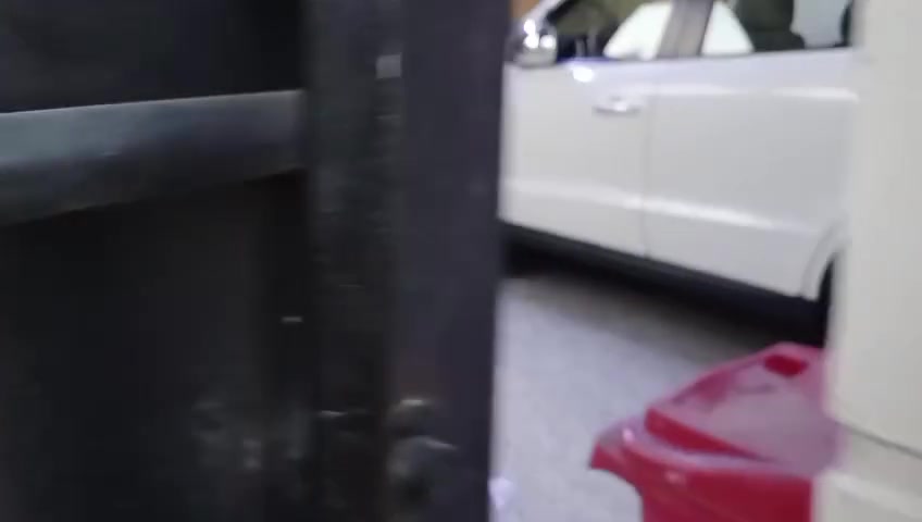 السلام عليكم 👋
&&دار سكني للبيع  مع الاثاث مساحه 137ونص وجه 5ونص ونزال 25طابقين بناء حديث جاهز للاخير غير مطلوب للاسكان ولا للعقاري 

**مع الاثاث 

**الموقع الحديد /حي الاملاك 

$$السعر 120مليون وبي مجال بسيط 

***سعر وتفاصيل وفديو كللشي واضح 

جاد وشراي اتصل ***********
