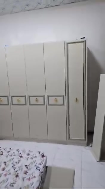 غرفه نوم للبيع كدام العين شراي *********** تطلع ١٠ قطع او ٩ ماعرف بيهن

