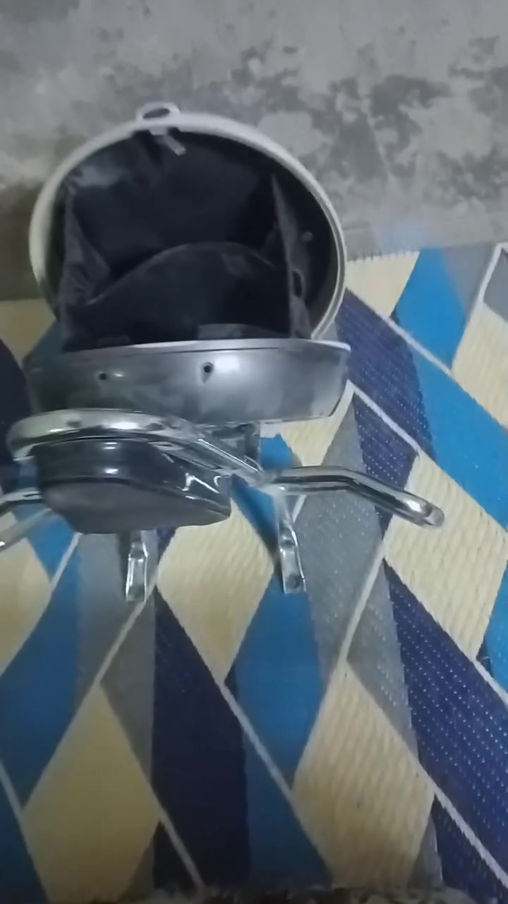 ***********السلام عليكم من رخصت مدير الكروب عندي جنطة بوليسي خلفيه المكان بغداد فضاء الزوراء طريق بعقوبه القديم
