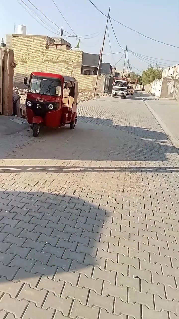 قطعه أرض مساحه ميه متر الواجهه 5 والنزال 20 سبع قصور شارع ابو احمد.   بالقرب بيت مصوبن...فرع ابو لوي الدراجي ..الفرع عشره متر قريبه ع الشارع العام السعر 18وبيه مجال ***********
