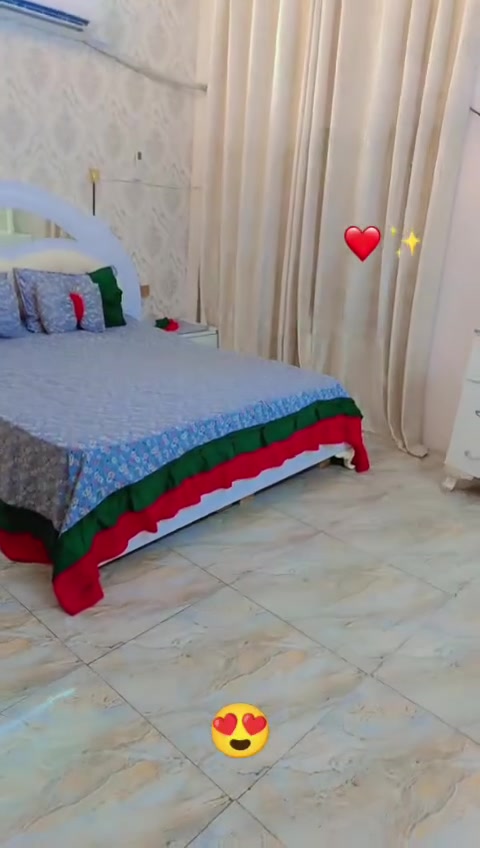 السلام وعليكم غرفة تركيا تكمة بيهه اضرار جامة الكنتور لسلايت مكسورة كلهة جهة وحدة باب سلايت وجرباية لرجلين طاكة اشتريتهه ب 3ملاين اريدهه ب 300 يعني تودوهه لننجار يرجعهة جديدة ثكيلة كلش
