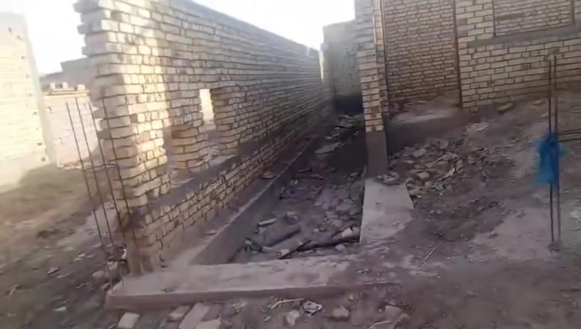 سلام عليكم
هيكل للبيع 
المساحه 240 
العنوان ناصريه مركز قريب عله حي الصحفين 
الاستفسار الاتصال على رقم.. 
***********

