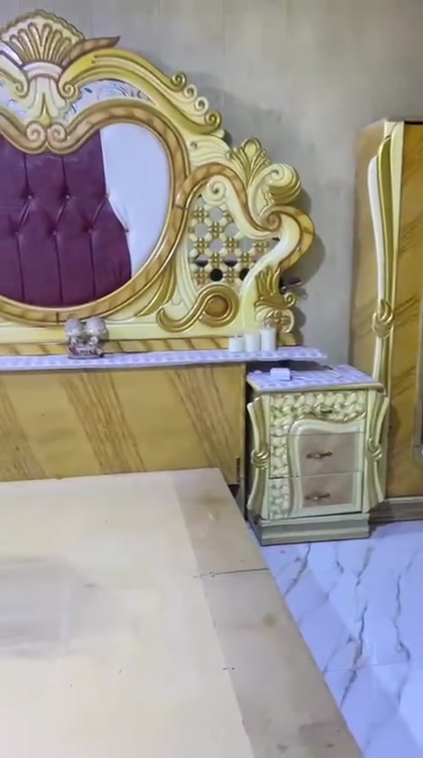 غرفة نوم صاج عراقي نظيفة ما بيها اي ضرر
العنوان بغداد الشعب 
السعر 500 الف وبيها مجال بسيط الاتصال على الهاتف المحمول 

***********
ملاحظة : ما اجاوب على الخاص

