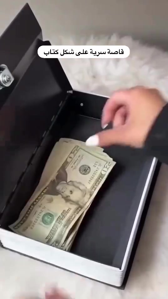 قصات على شكل كتاب حلوه مميزه وتخافض على كولشي وسريه بنفس الوقت السعر كولش مناسب 15 الف وتوصيل مجاني مسوين عرض الحجز *********** واتساب
