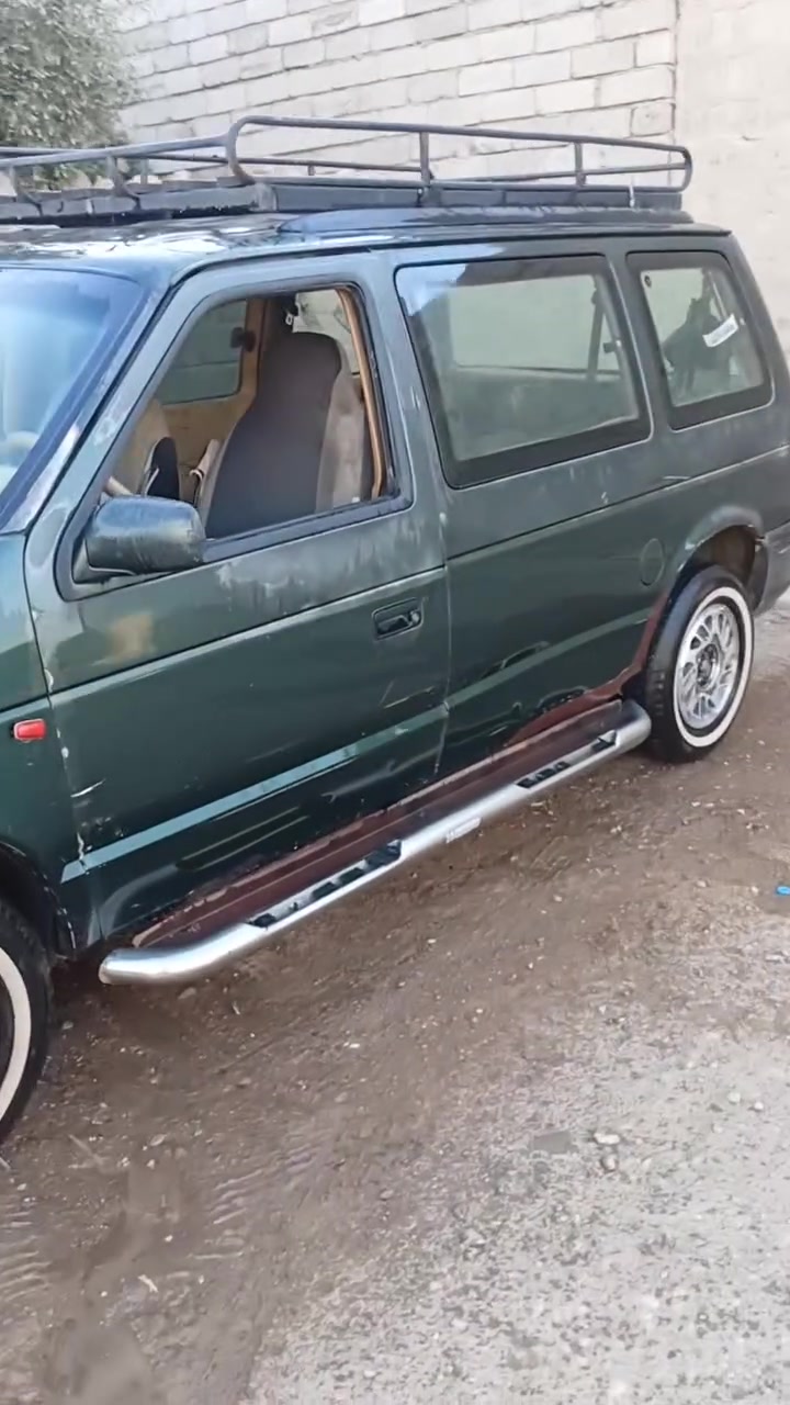 السلام عليكم اعيد النشر بسبب ضروف المشتري كلايزر للبيع موديل 92 شاصي قصير مكينه شرط كير كهربائيات كلها شغاله شرط بطاريه جديده طخم تايرات جديده رقم الاماني سنويه عظم كوبون جديد
السعر 30 او بيها مجال 
رقم ***********
رقم ***********
@
