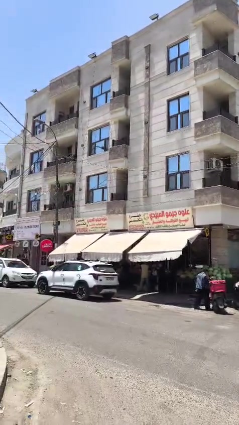 🏢 بناية استثمارية للبيع – الأعظمية

📍 الموقع: الأعظمية، بالقرب من المقبرة الملكية

▪️ المساحة: 150 متر مربع
▪️ الواجهة: ركن
▪️ البناء: VIP
▪️ تحتوي على: 6 شقق سكنية + محلات تجارية
▪️ الوارد الشهري: 7,200,000 دينار عراقي
▪️ السند: مستقل

💰 السعر: 1,750,000,000 دينار عراقي (مليار وسبعمائة وخمسون مليون)
🔹 السعر قابل للتفاوض 

للاستفسار والمعاينة:
📞 ***********
📞 ***********
