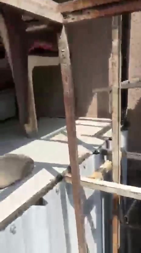 كاكه سلام عليكم ئه م مئزي جايخانه مان هه يه بؤ  فرؤشتن كه پريك و دوو كورسي له گه له ***********

