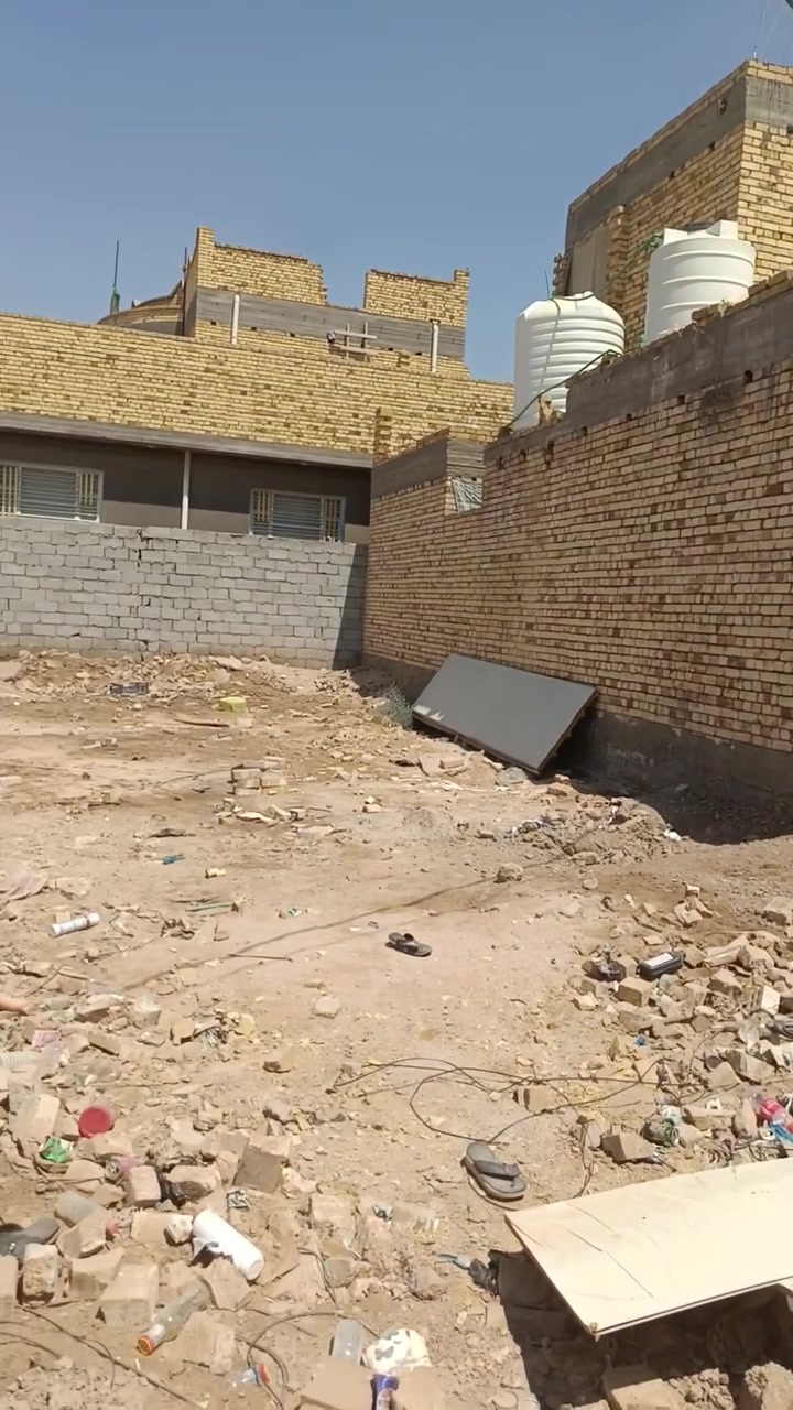 قطعه للبيع زراعي مساحه 200 خلف بانزين خانه حجي عبد الحسن ملاغي قريبه عله شارع بني زيد متوفر ماء كهرباء شارع 12متر تصال عله هاذه رقم سعر مناسب ***********
