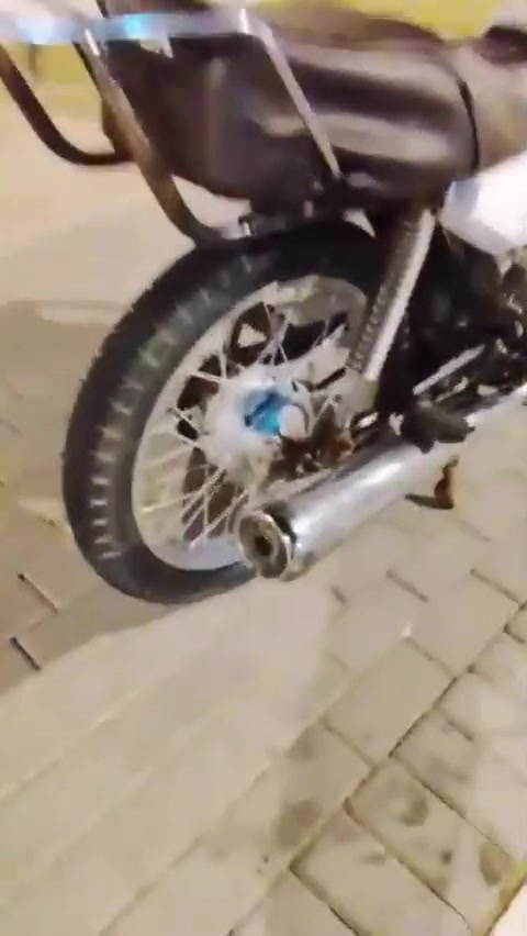 دراجه ايراني ادوات ما ناقصه شي مكينه حلوه لا تبخير ولا تنقيص  نضيفه رايدها 300 مكاني البصره الجزيره ***********
