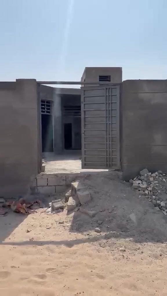 بيت للبيع زراعي
بل بدعه.   
  
  قرب سيد مسافر   

             مساحه.  265 

                   بناء بلوك وطابوق 

تفاصيل مثل موجود في تصوير. 

       بيع مستعجل 

سعر 38مليون بيه مجال 

تصل فقط المشتري  

 رقم ابو بيت    ***********
