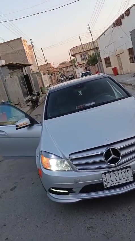 السلام عليكم
C300 sport 
2011 رقم بغداد شرط التحويل  
فول مواصفات  
محرك 6 
بانوراما 
تبريد قطعتين 
السياره مفوله الأخير 
كفاله حادث  وايرباك 
ما عده داير تاير الخلفي  عكس السايق  
***********
***********
مكاني فلوجه
