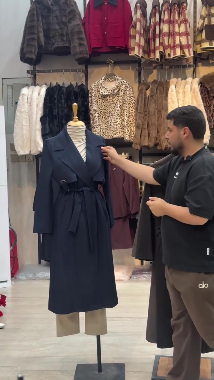 مانتو أنيق • مجمع ماركة • نهر الحجية