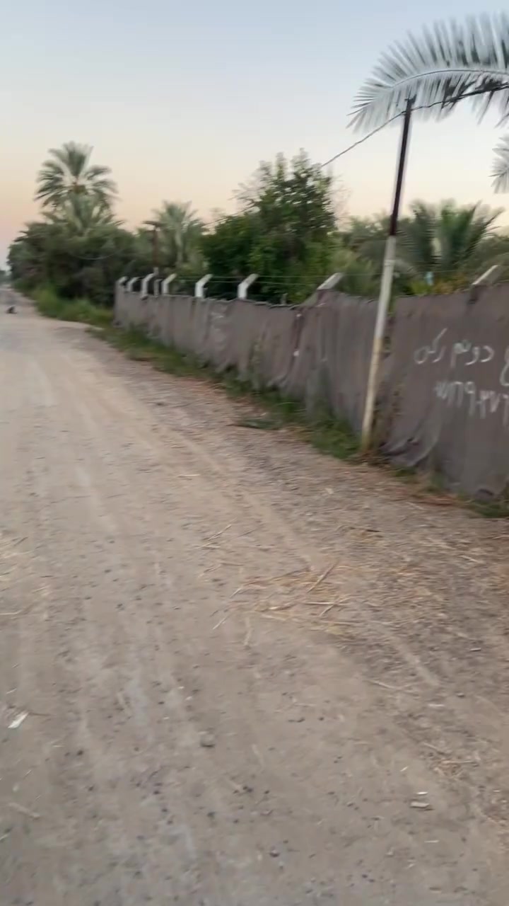 السلام عليكم
***********

للبيع دونم ركن طابو زراعي ف بغداد الراشدية 

سند 25 بااسمي تحويل مباشر 

واجه 32 م   عرض الشارع 12 م

***********
