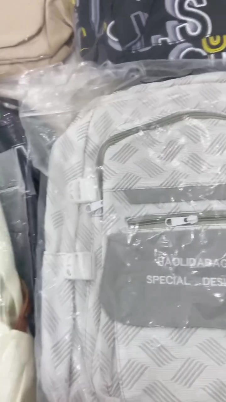 جنط مدرسيه ولادي بناتي مفرد موجود جمله  اكو توصيل الجكوك بلف    ول مناطق المجاوره بلفين   الحجز واتساب ***********🙂‍↔️
***********🫡
