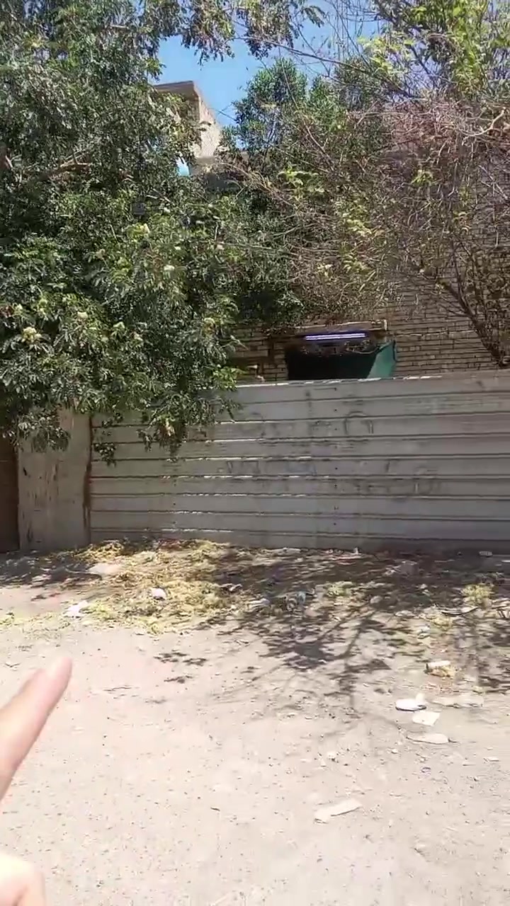 دار طابو زراعي للبيع 100 متر في منطقة الدورة/ كفاءات الصحة / منطقة نظامية كاملة الخدمات 
بناء طابق ونص 
يحتى على غرفة واحد في الطابق الاعلى مع الصحيات
  للاستفسار عبر واتساب ***********
