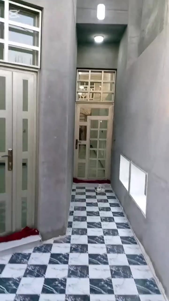 ربيت للبيع مساحه 112ونص متعوب علي نقص بيتونه مكانه شارع 30 قرب ملعب الخماسي سعره 75 وجوه التطبيك صبه 10 سانتيم بنيان طابوك 2025 كهرباء ماء مجاري كله درجه أوله منطقه مخدومه ***********
