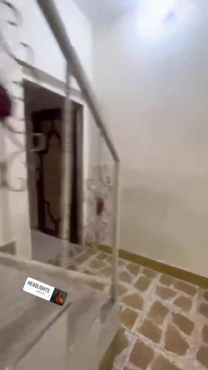 عندي بيت الليجار شارع 6هام بيت الايجار ***********5
بيت الايجار مساحة البيت 110 م يقع في شارع 60 قرب الحسينية يحتوي البيت ع كراج وع حمام خارجي واستقبال ومطبخ وغرفه وحمامات والطابق الثاني يحتوي ع غرفتين غرفه وحمام وغرفه وبلكونه الا 600
