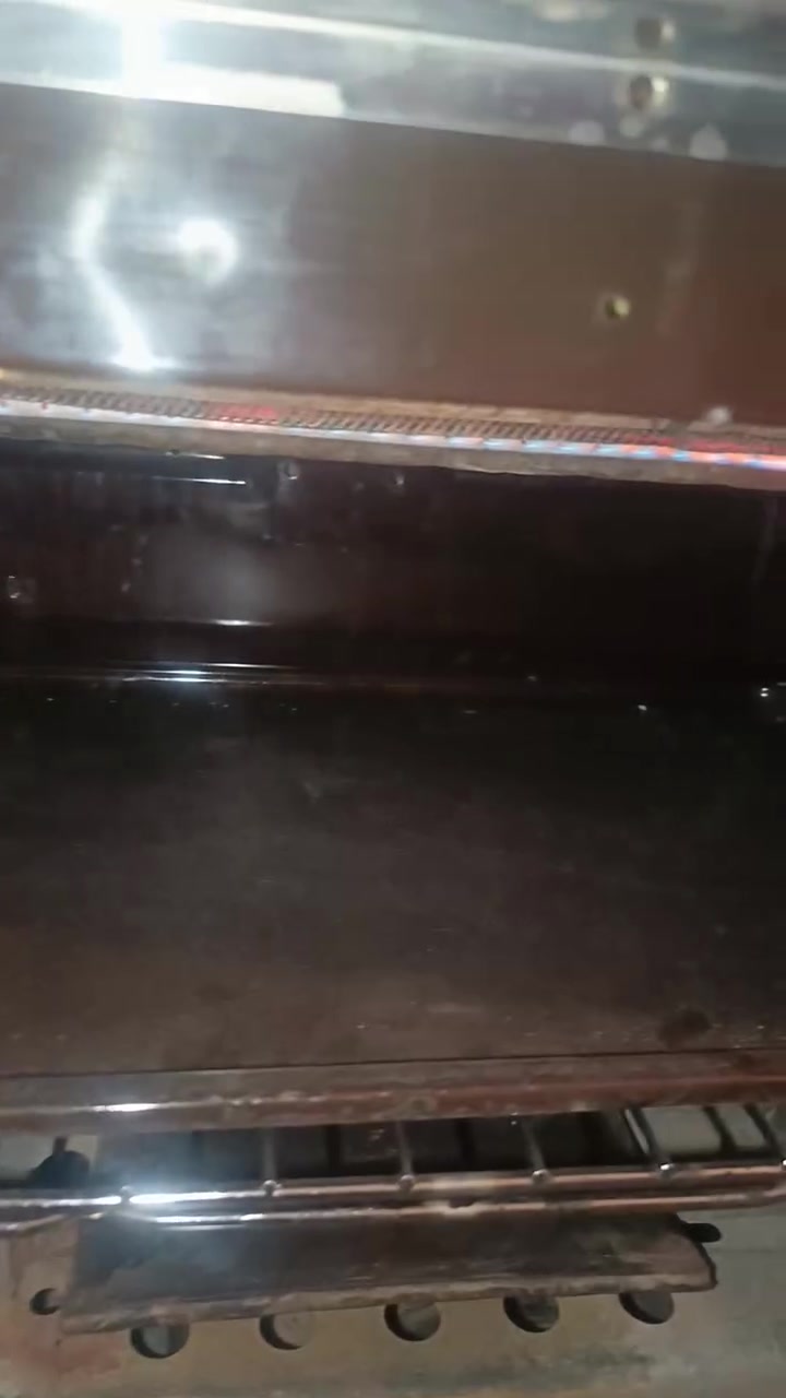 طباخ مصري كريازي نظيف جدا جدا للاتصال ***********

