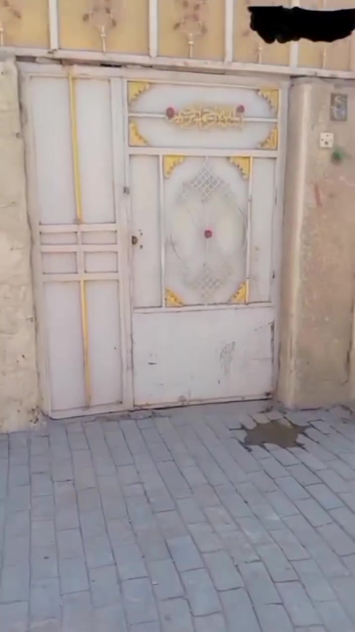 ⚡ دار للبيع
📐 المساحة: 90 متر²
🏠 يتكون من: طابقين
📍 العنوان: بغداد – الاستكشافات -  حي الزهراء
 منطقة 150
💰 السعر: 58 مليون دينار (قابل للتفاوض).
📞 للاستفسار والتواصل:
***********
