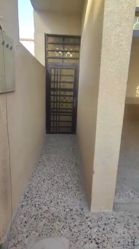 بيت للبيع 
زعفرانيه نهايت اربع شوارع قرب سكله الركابي 
مساحته 100 متر طابق واحد بناء جديد غير مسكون 
( سعر 72 مليون )
***********
ابو علي الركابي  .
