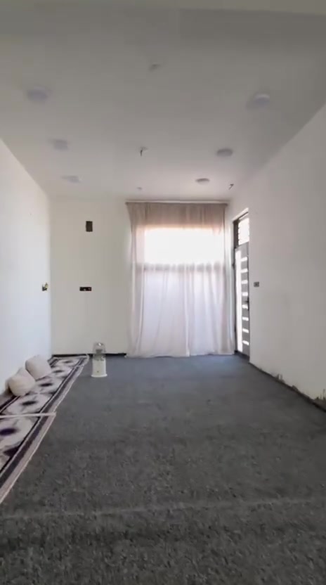 بيت كونكريت مسلح طابقين قرب مجمع المفوضيه في الحبيليه الثانيه المساحة 200م  مطلوب إسكان 25  السعر  الكلي 170 للتواصل ***********
