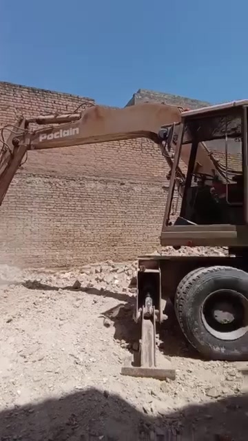 السلام عليكم
اخذ قطعي   تفليش الدور القديمه وتسليم ارض جاهزه للبناء الحديث مع معالجه التربه وفرش المواد الجلمود والسبيس عمل  درجه اولى اسعار مناسبه  #مكاني كوت 
***********
ابو علي لتفليش والترميم
