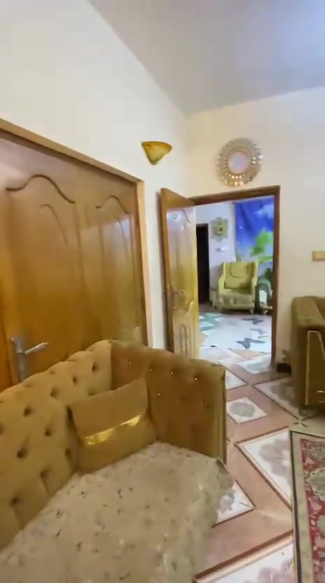 السلام عليكم
الدار للبيع مساحة ٢٠٠متر يحتوي على كراج كبير
طابقين ٤غرف نوم واستقبال كبير وهول وصاله كبيرة
مطابخ ٢ صحيات ٤ العنوان الشعب حي البساتين / حي السلام السعر ١٥٠ مليون
سند اصفر للاستفسار الاتصال على الرقم***********
