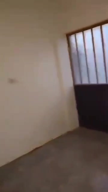 شقه للايجار طابق ثاني المحتويات غرفه نوم وحده مطبخ خدمات. مع شرفه.. عنوان الكرخ  حي الشباب شارع قطر الندى *********** ابوطه ***********
