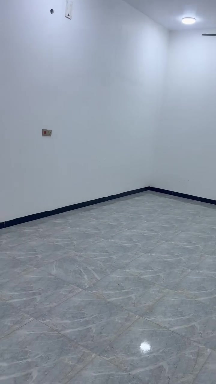 بيت للايجار قرب الامن الوطني في منطقة الزراعة مساحتة ١٦٠ متر يحتوي على غرفتين كبار وصالة وديوانية ومطبخ وصحيات داخلية وخارجية وكراج ***********
