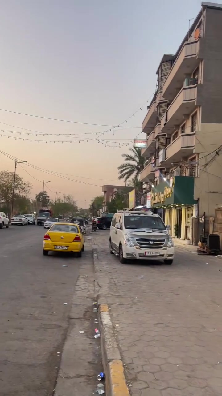 مطلوب حلاقين اصحاب خبرة  العنوان الشعلة حي الجوادين قرب الملاعب الخماسي  للتواصل ***********
