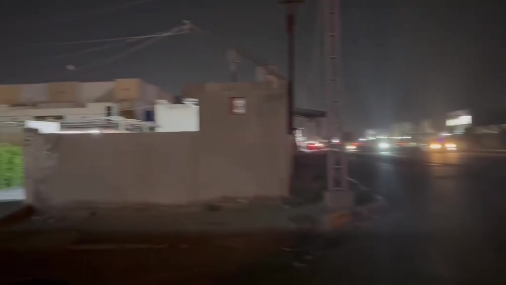 سلام عليكم بيت للبيع طابقين المساحة 1160 وبي مزيدة الطابق الاول ٢غرف وهول وديوان كبير وصاله كبيره ومطبخ وحمام والثاني ٣غرف وصاله كبيره وسطح كبيرة وأيضاً حديقه كبيره وصحيات خارجيه وبصفه حمام للخطار الموقع الرمادي شارع 60 موقعه مميز شرط ركن يصلح للاستثمار للاستفسار اكثر ‏‪***********‬‏

