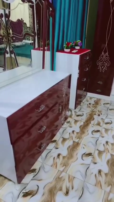 سلام عليكم اخوني اقره تفاصيل كامل يله تخابرني غرفه تركي بدون اضرار نضافه 90\100درجه أول ثقيل  6 قطع بدون اي كسر كامله مكمله سعر 500 بيهه مجال حك الجيه توصيل ماكو سبب للبيع جبيره ماخذه الغرفة ممتواجد ع فيس خابرني رمشلي ***********
