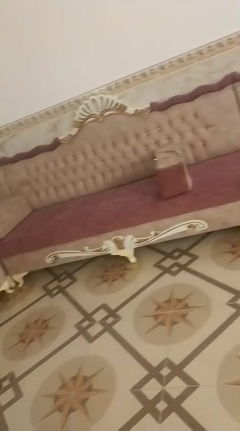 صوفا • مستخدم سنه • دك يدوي