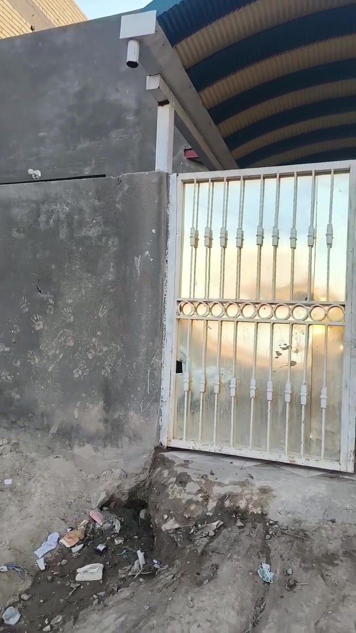دار للبيع طابو صرف حي عدنان مساحه 150 متر  مطلوب سلفه اسكان 30 مليون
يتكون من غرفه وصاله واستقبال ومطبخ ومجمع صحيات داخلي وخارجي 

البيت بناء حديث السقف عكاده الجدار بناء فرمستون وطابوك بس جدا نضيف 

***********
