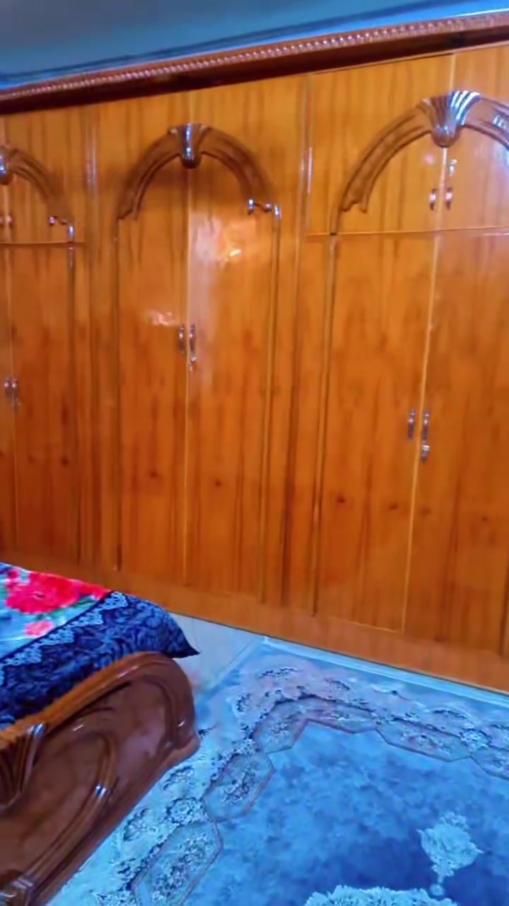 غرفة نوم صاج عراقي مابيها اي ظرر  نظافة 💯 مابيها نقص استخدام قليل السعر ٨٥٠ وبيها مجال شي قليل عنوان دورة ابو دشير رقم الهاتف ***********

