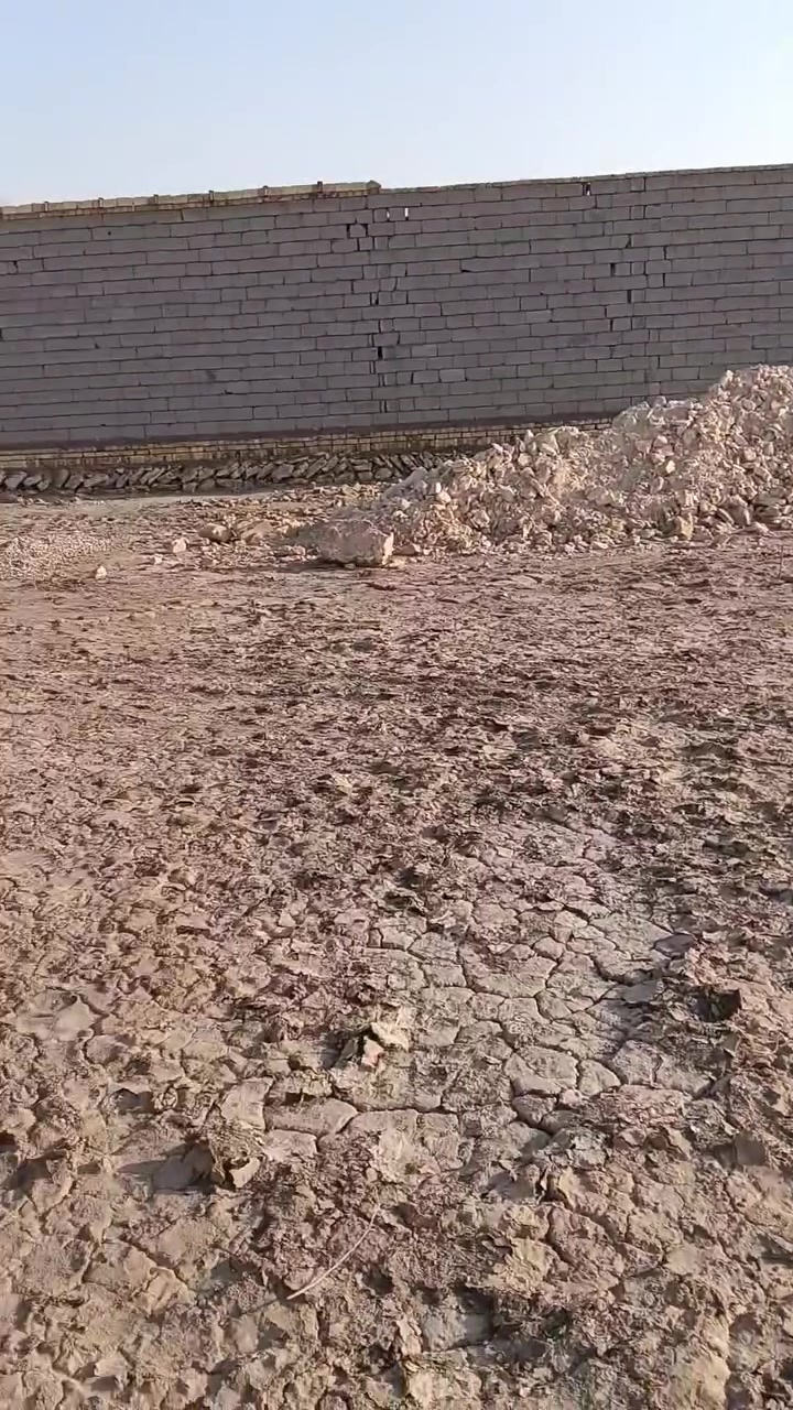 سلام عليكم قطعه لبيع ناصريه بل صخيين شارع المرتضى مساحته 400متر عرض شارع 10متر ماي كهربائي مدارس مجاري كافه الخدمات شراي انتصل ***********
