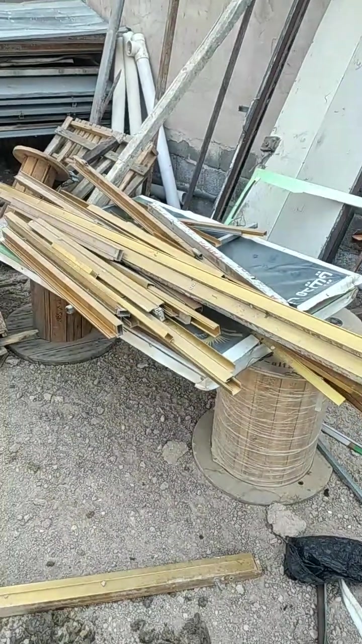السلام عليكم باب جام مال محل كامل كلش انه مفصخه جام ماله موجود بس شده وباب خارجي هم مال محل نضيفات كلش بكاني بصره ابو خصيب شراي خلي سعر وخادم‎***********,
